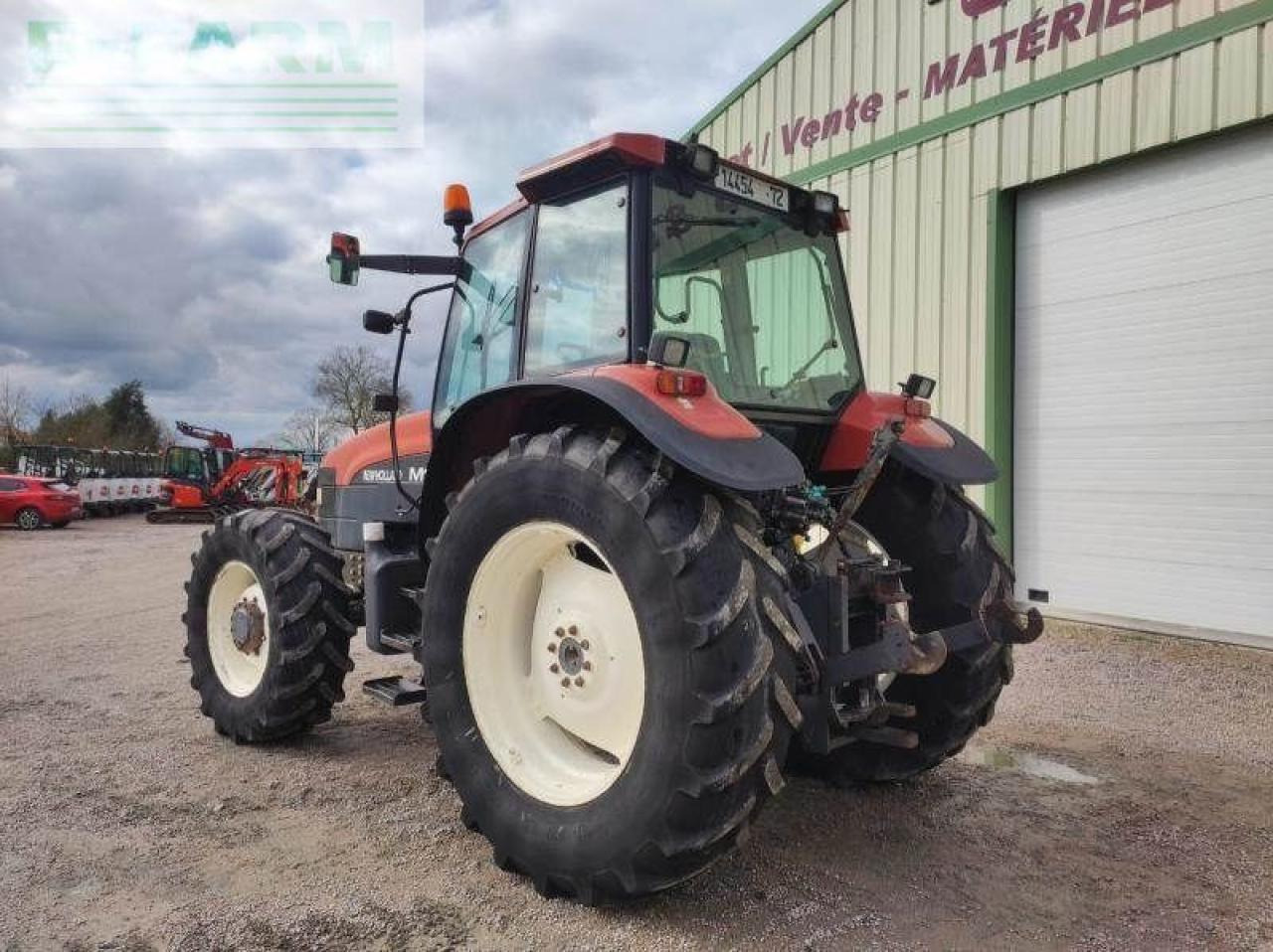 New Holland m100 - Traktor: bild 2 New Holland m100 - Traktor: bild 2