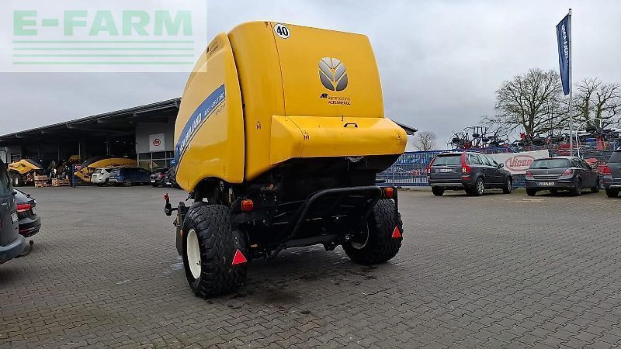 New Holland rb 180 - Fyrkantspress: bild 4 New Holland rb 180 - Fyrkantspress: bild 4
