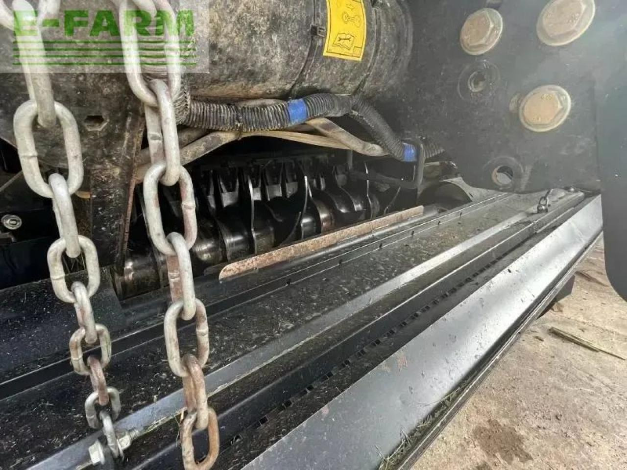 New Holland roll belt 180 - Fyrkantspress: bild 4 New Holland roll belt 180 - Fyrkantspress: bild 4