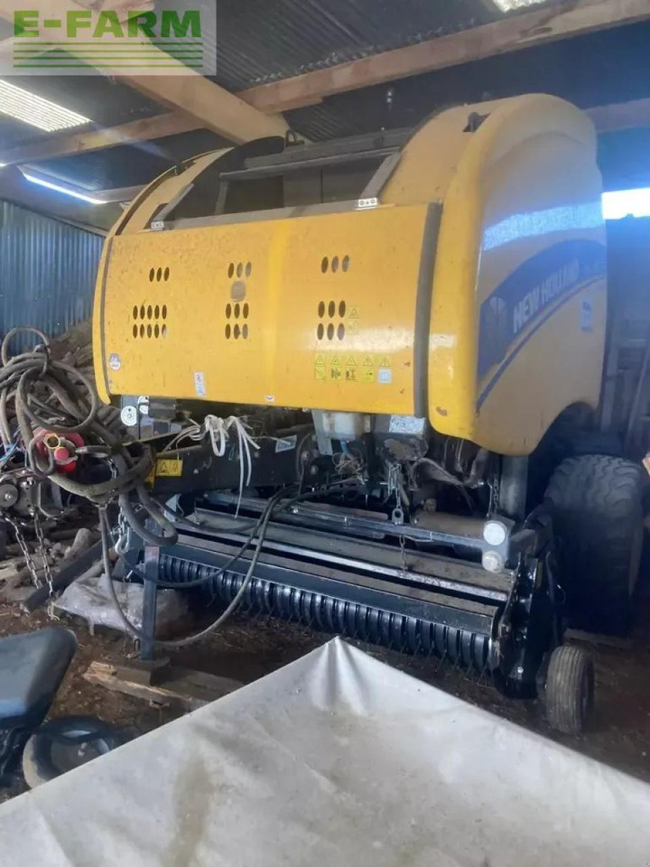 New Holland roll belt 180 - Fyrkantspress: bild 2 New Holland roll belt 180 - Fyrkantspress: bild 2