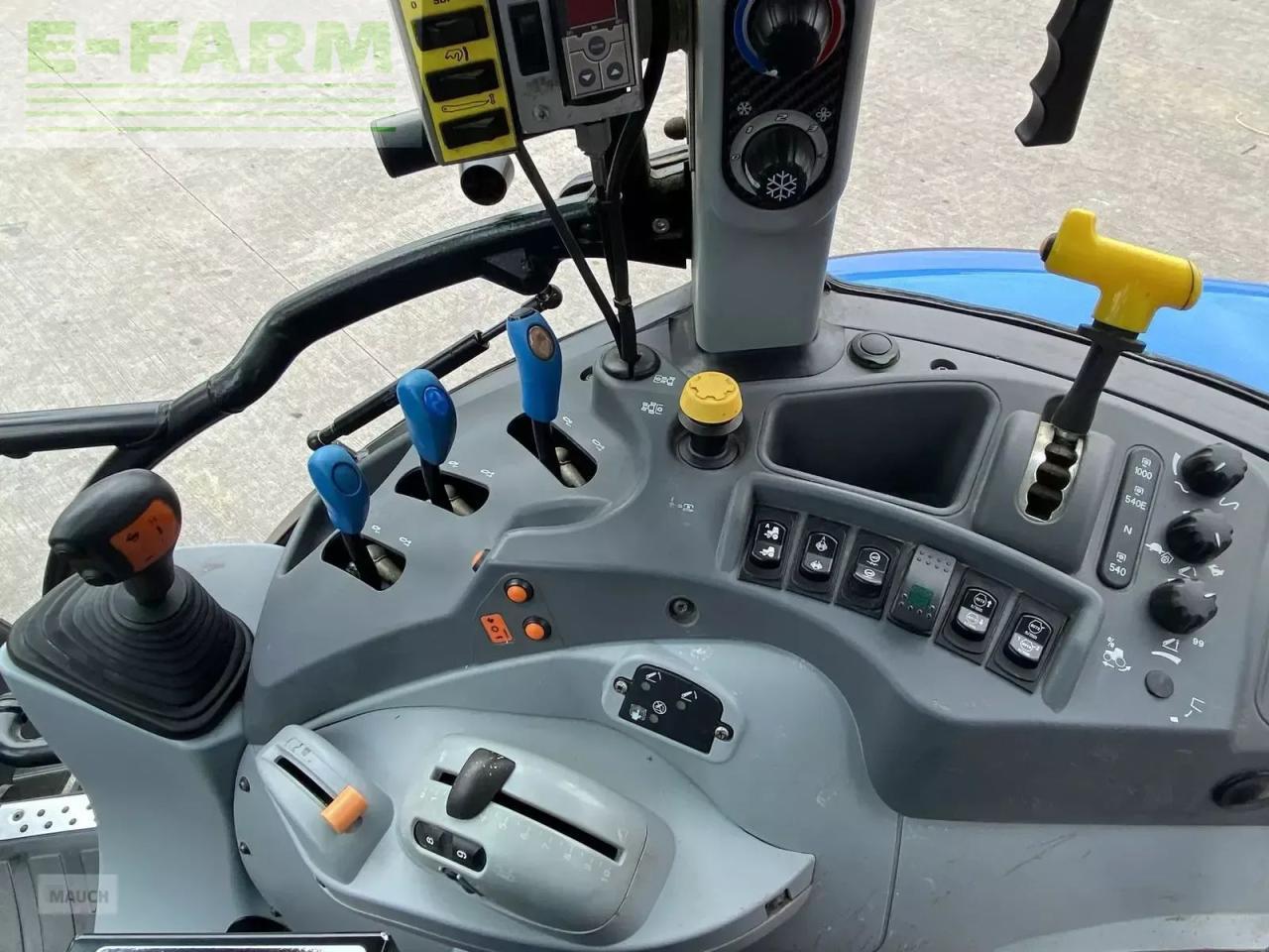Traktor New Holland t5.105 electro command: bild 17 Traktor New Holland t5.105 electro command: bild 17