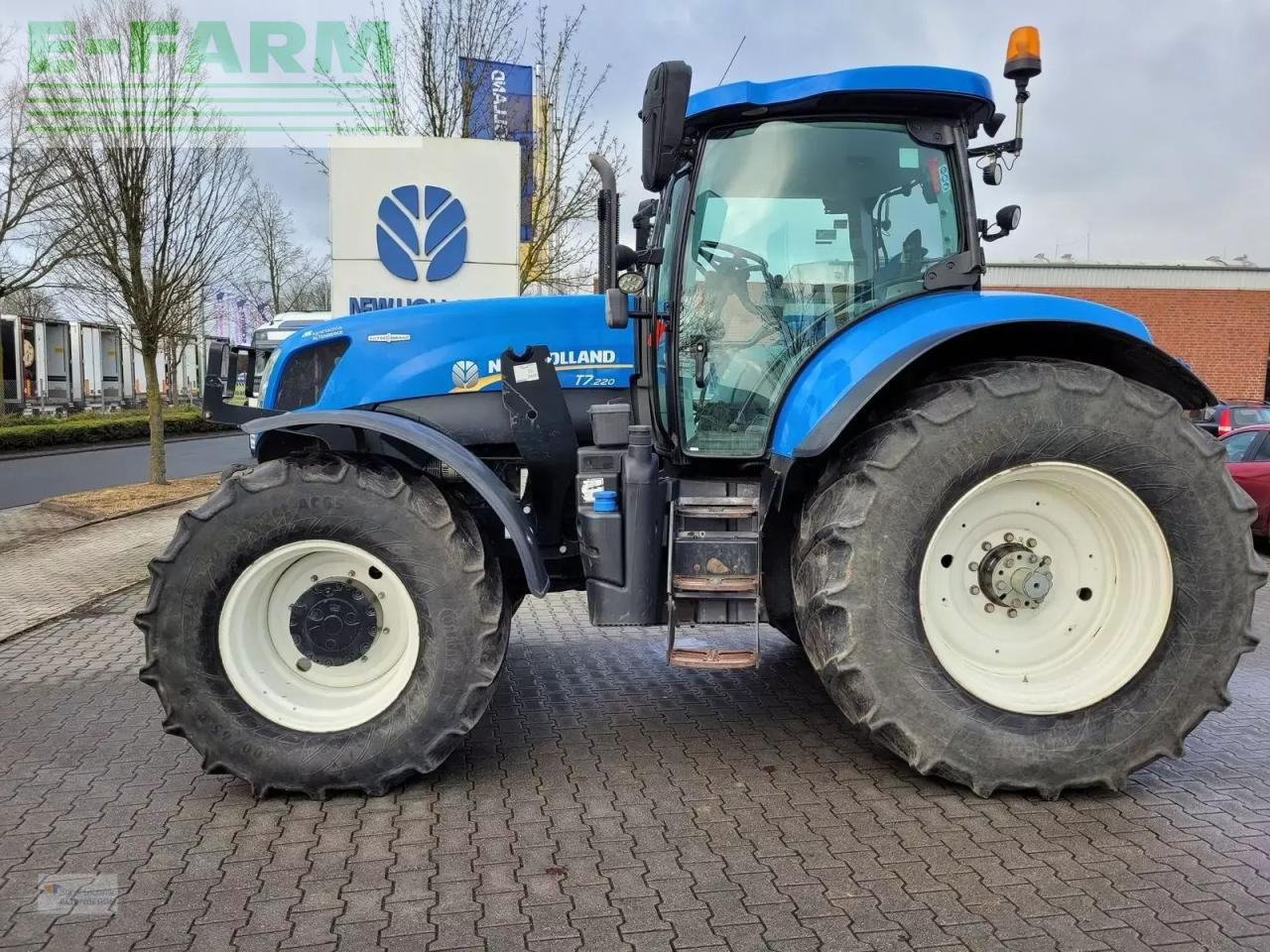 New Holland t7.220 ac - Traktor: bild 1 New Holland t7.220 ac - Traktor: bild 1