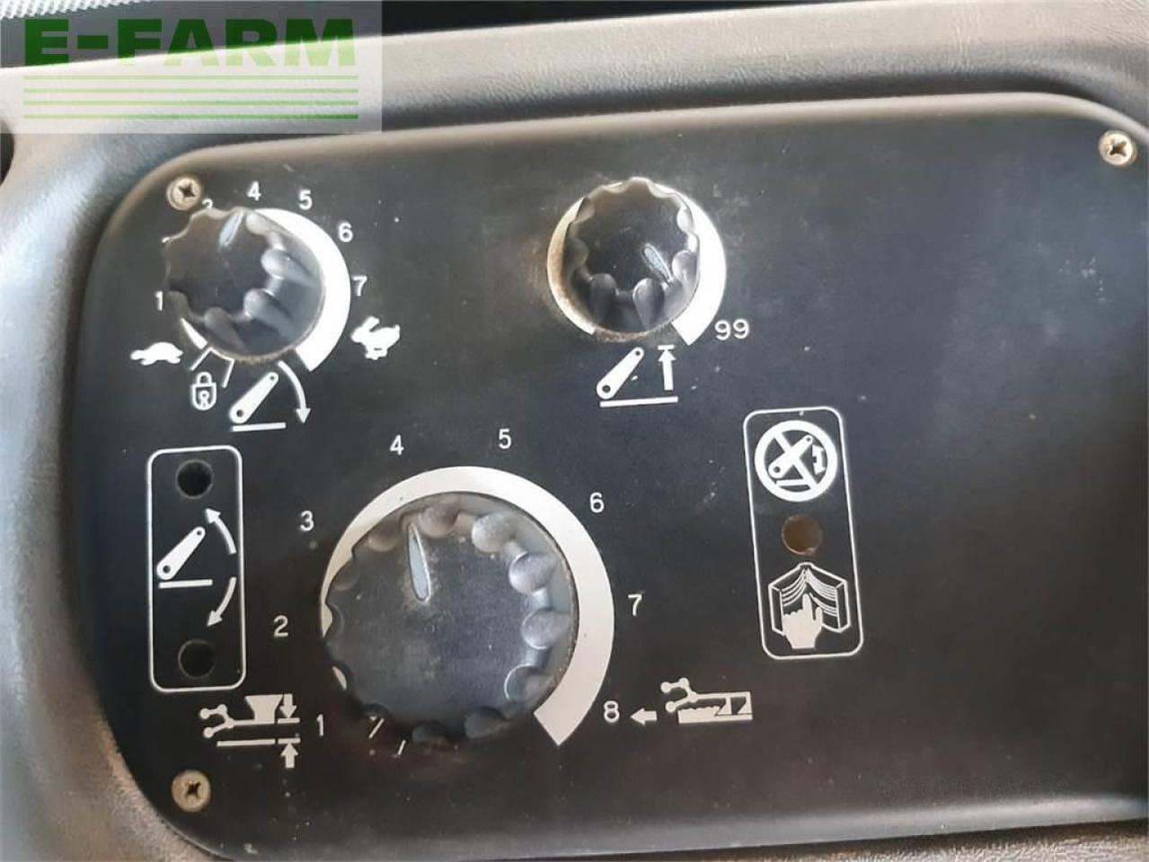 New Holland ts90 - Traktor: bild 4 New Holland ts90 - Traktor: bild 4