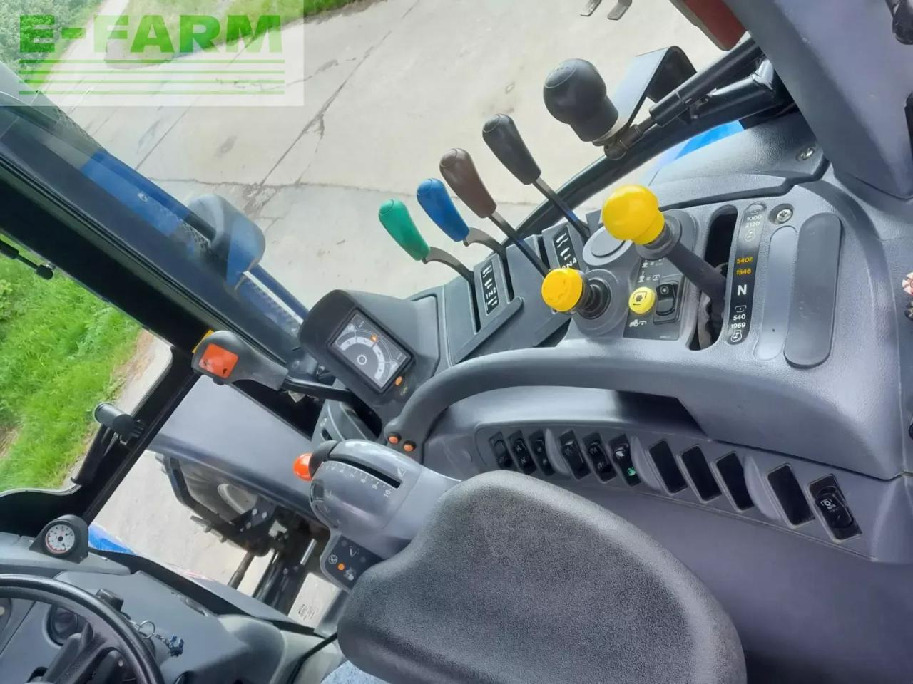 Traktor New Holland tsa 125: bild 9