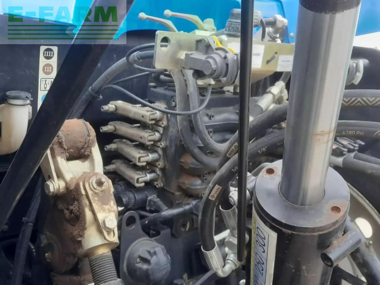 Traktor New Holland tsa 125: bild 8