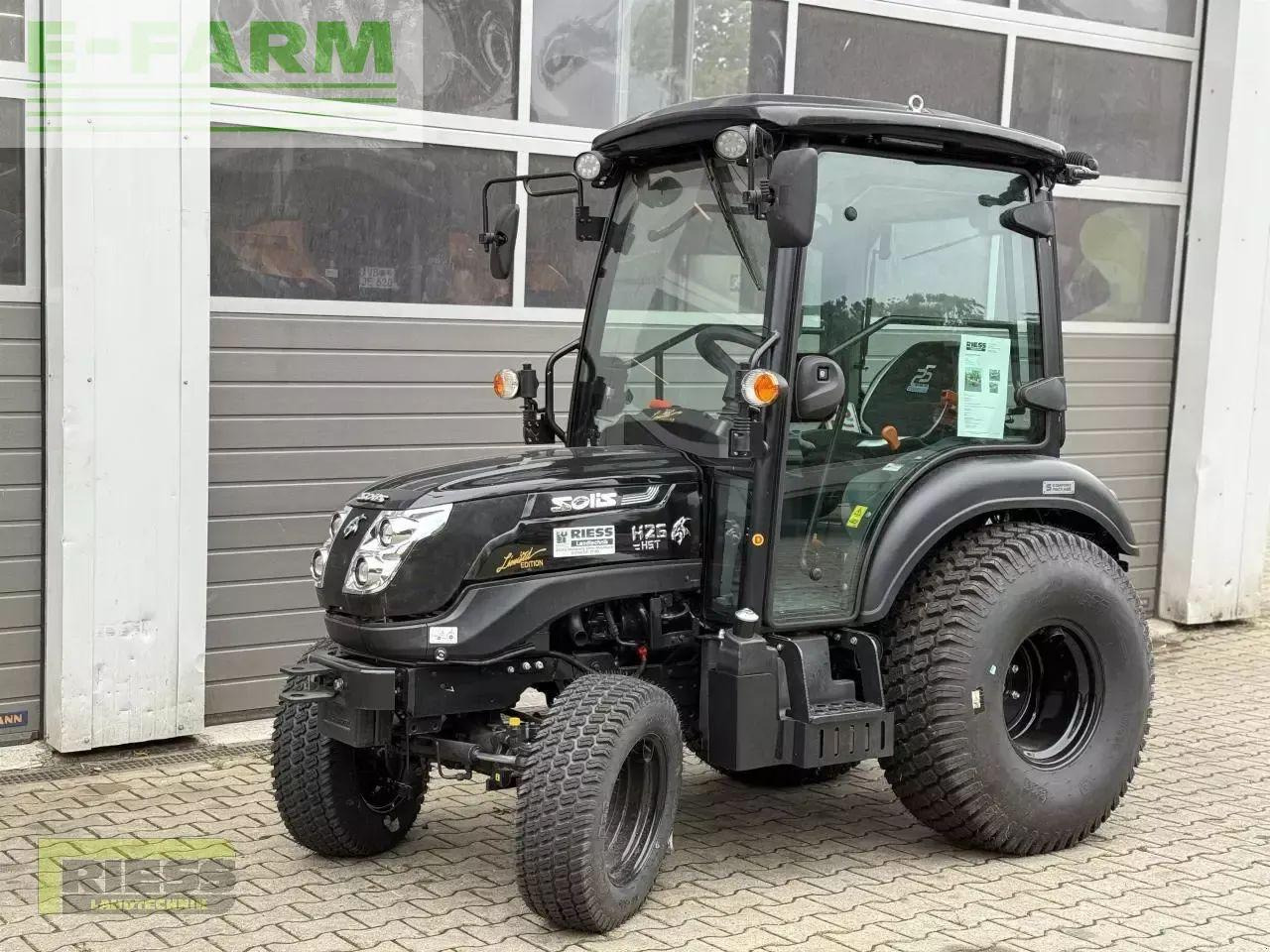 Solis 26 hst kabine panther (black) - Traktor: bild 1 Solis 26 hst kabine panther (black) - Traktor: bild 1