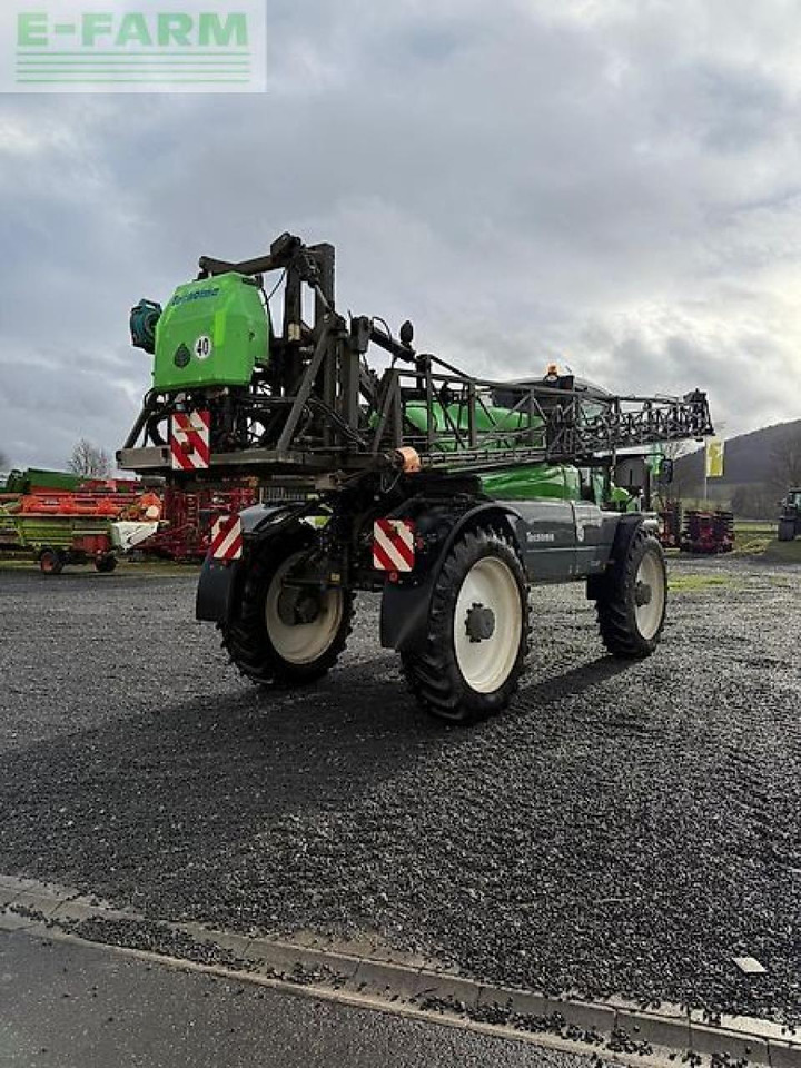 Tecnoma laser - Bogserad spruta: bild 2 Tecnoma laser - Bogserad spruta: bild 2