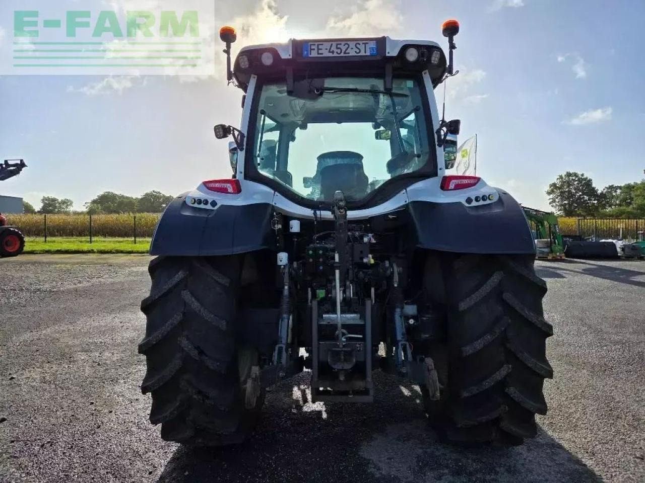 Valtra n124 hitech h5 HiTech - Traktor: bild 3 Valtra n124 hitech h5 HiTech - Traktor: bild 3