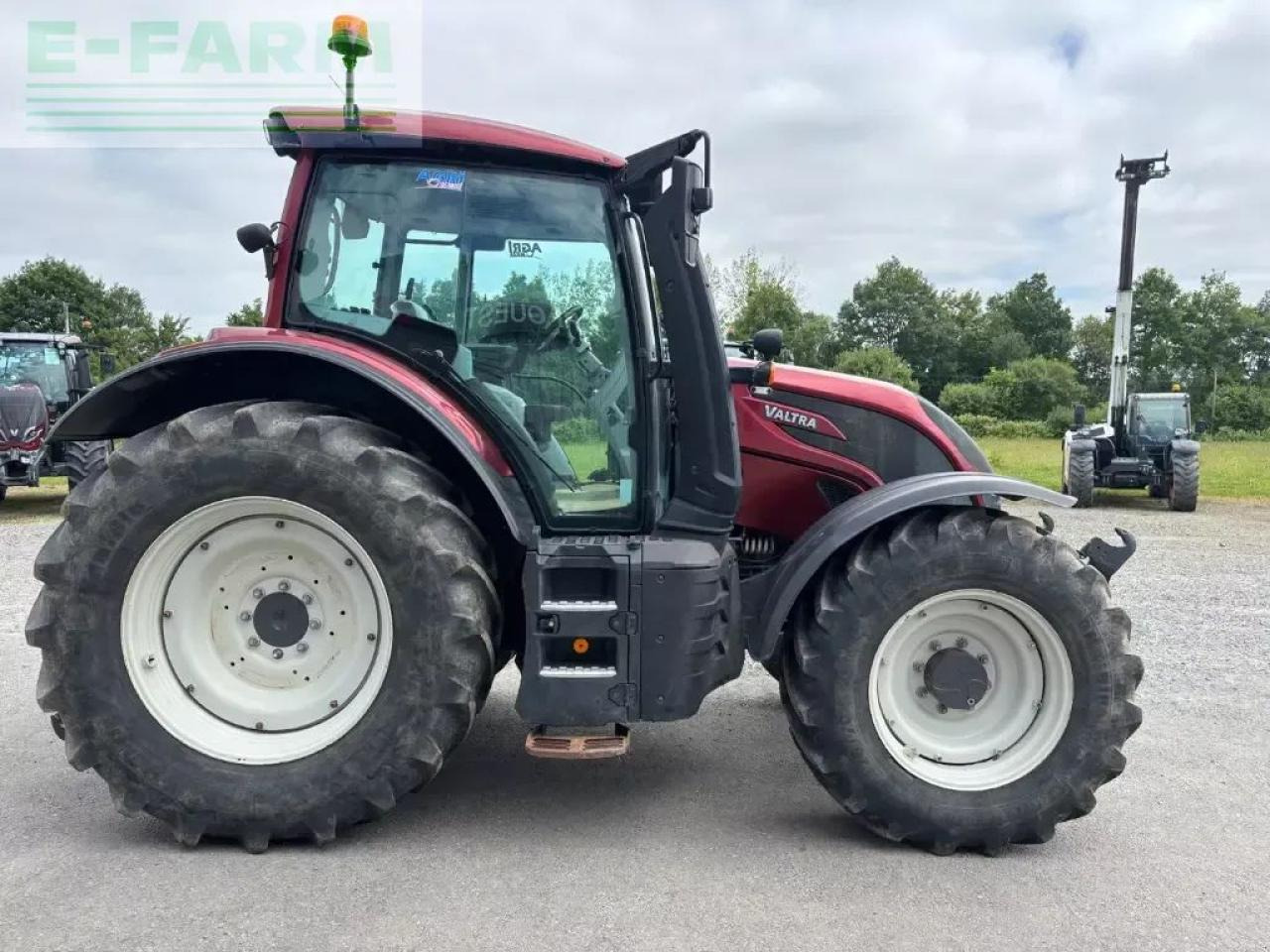 Valtra n134d - Traktor: bild 2 Valtra n134d - Traktor: bild 2