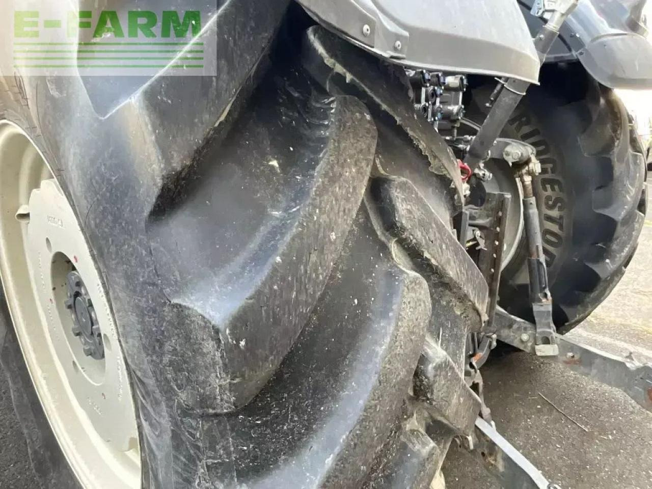 Valtra s324 - Traktor: bild 5 Valtra s324 - Traktor: bild 5