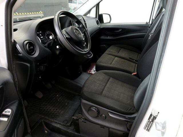 MERCEDES-BENZ Vito114CDI KA lang ,Klima,Sortimo Regalsystem... - Små skåpbil: bild 2 MERCEDES-BENZ Vito114CDI KA lang ,Klima,Sortimo Regalsystem... - Små skåpbil: bild 2