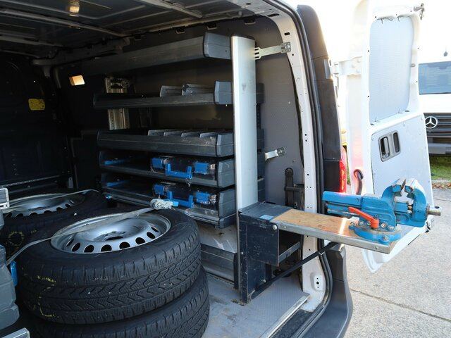 MERCEDES-BENZ Vito114CDI KA lang ,Klima,SortimoRegalsystem... - Små skåpbil: bild 2 MERCEDES-BENZ Vito114CDI KA lang ,Klima,SortimoRegalsystem... - Små skåpbil: bild 2