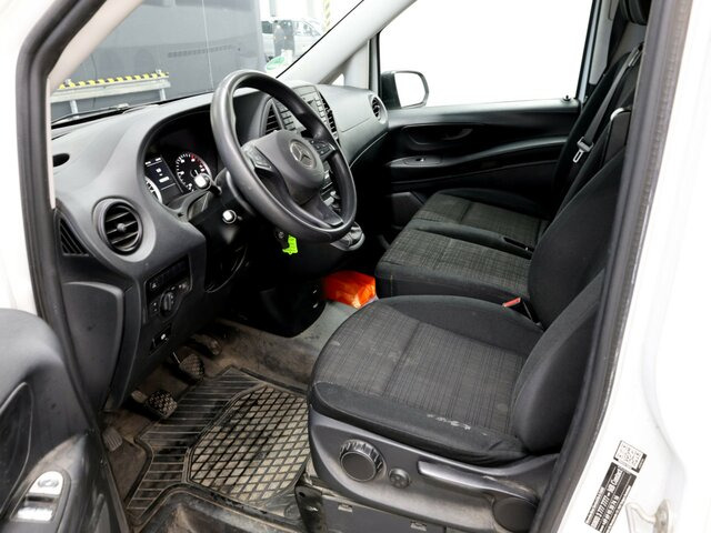 MERCEDES-BENZ Vito114CDI KA lang ,Klima,SortimoRegalsystem... - Små skåpbil: bild 2 MERCEDES-BENZ Vito114CDI KA lang ,Klima,SortimoRegalsystem... - Små skåpbil: bild 2