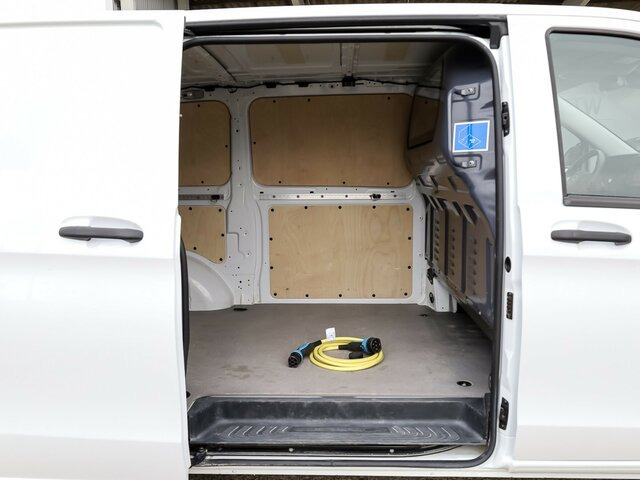 MERCEDES-BENZ eVito 111 KA,lang,Klima,Navi,Kamera,Sitzheizung... - Små skåpbil, El transportbil: bild 2 MERCEDES-BENZ eVito 111 KA,lang,Klima,Navi,Kamera,Sitzheizung... - Små skåpbil, El transportbil: bild 2