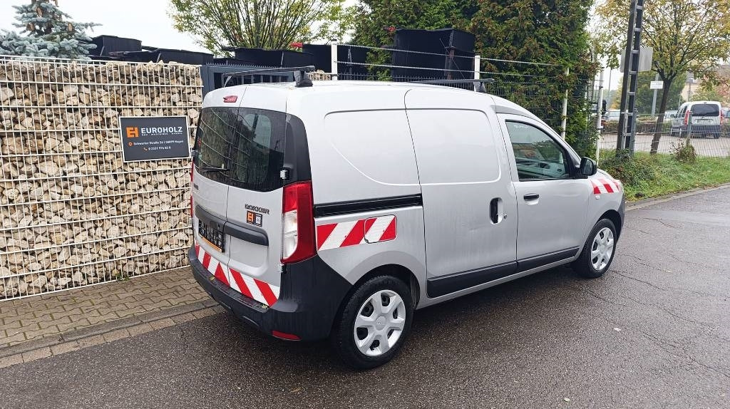 Dacia Dokker Transporter, Kastenwagen, Werkstattschränke - Små skåpbil: bild 3 Dacia Dokker Transporter, Kastenwagen, Werkstattschränke - Små skåpbil: bild 3