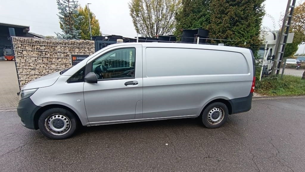 Mercedes-Benz Vito 114 CDI Kasten Werkstattschränke Standheizung  - Volymskåp: bild 2 Mercedes-Benz Vito 114 CDI Kasten Werkstattschränke Standheizung  - Volymskåp: bild 2