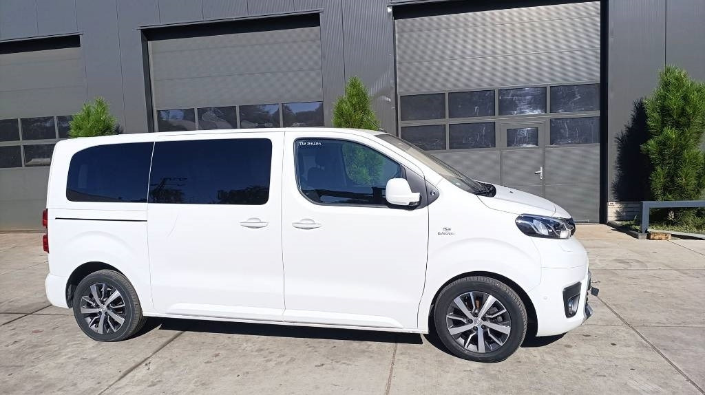 Toyota Proace 2.0 Van, Kleinbus, 7-Sitzer, Turboschaden - Skåpbil: bild 3 Toyota Proace 2.0 Van, Kleinbus, 7-Sitzer, Turboschaden - Skåpbil: bild 3