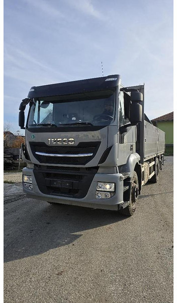 Iveco Stralis 6x2 Baustoffpritsche mit Hiab 228-E5 Kran - Kranbil: bild 2 Iveco Stralis 6x2 Baustoffpritsche mit Hiab 228-E5 Kran - Kranbil: bild 2