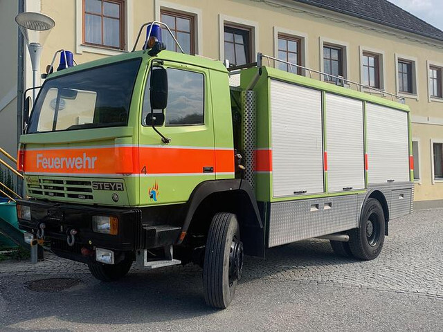 Steyr 15S31 4x4 Feuerwehrfahrzeug - Släck/ Räddningsvagn: bild 2 Steyr 15S31 4x4 Feuerwehrfahrzeug - Släck/ Räddningsvagn: bild 2