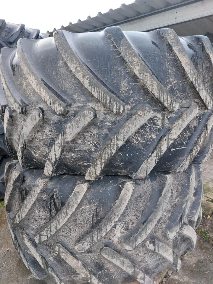Continental 900/60R38 750/55R30 John Deere 8335R 8430 8530 - Däck och fälgar: bild 1 Continental 900/60R38 750/55R30 John Deere 8335R 8430 8530 - Däck och fälgar: bild 1