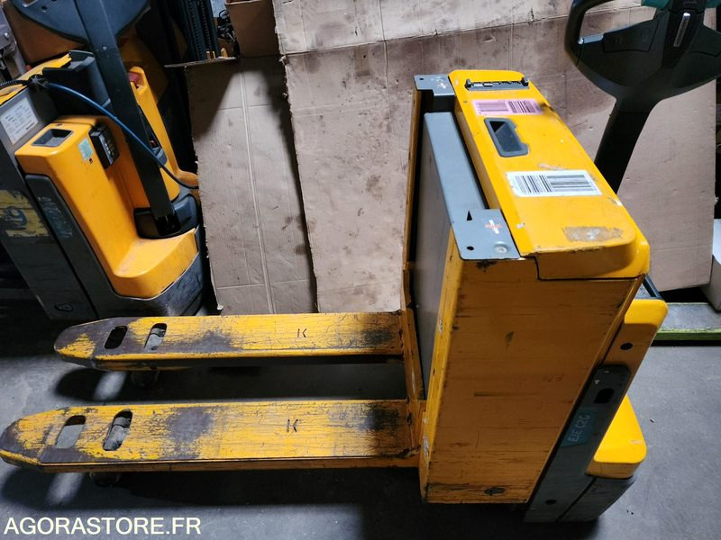 2 TRANSPALETTES ELECTRIQUE A LEVEE INITIALE 24V 150Ah CHARGEUR EMBARQUE DE 2019 - Låglyftar: bild 2 2 TRANSPALETTES ELECTRIQUE A LEVEE INITIALE 24V 150Ah CHARGEUR EMBARQUE DE 2019 - Låglyftar: bild 2