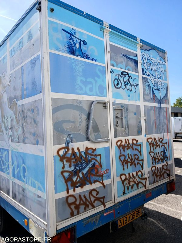 BASE VIE ROUTIERE 4/5 PERSONNES - Container hus, Släp: bild 2 BASE VIE ROUTIERE 4/5 PERSONNES - Container hus, Släp: bild 2