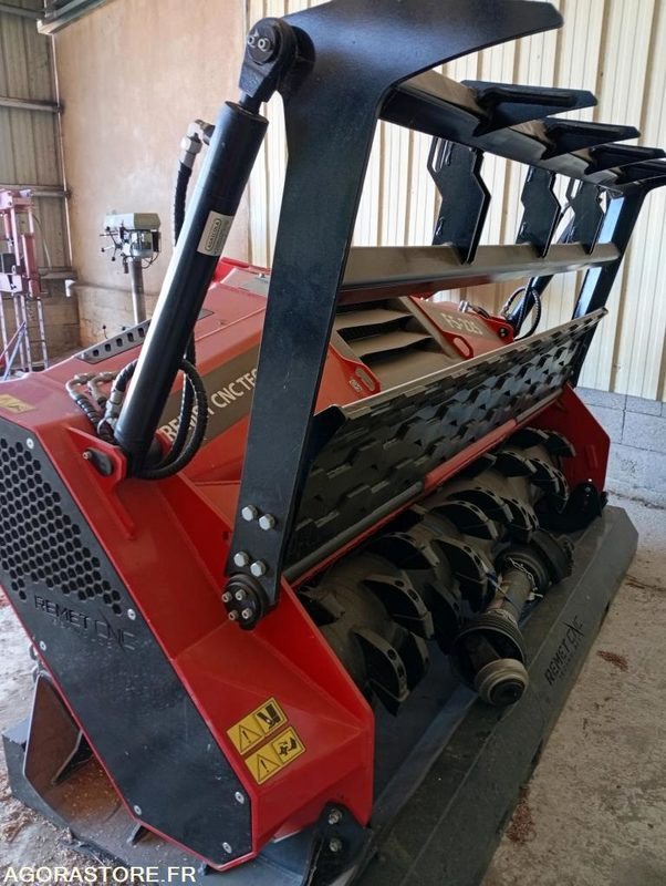 BROYEUR FORESTIER REMET CNC F5-225 - Skogsfräs: bild 2 BROYEUR FORESTIER REMET CNC F5-225 - Skogsfräs: bild 2