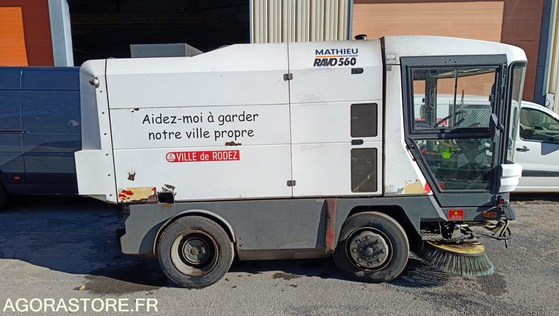 Balayeuse - Mathieu Ravo 560 - 2008 - 894640km - Sopmaskin: bild 1 Balayeuse - Mathieu Ravo 560 - 2008 - 894640km - Sopmaskin: bild 1