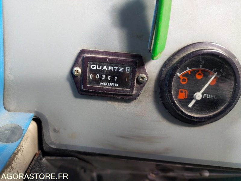 Leasa Balayeuse aspiratrice de trottoirs TENNANT LITTER HAWK 4100 Balayeuse aspiratrice de trottoirs TENNANT LITTER HAWK 4100: bild 9 Leasa Balayeuse aspiratrice de trottoirs TENNANT LITTER HAWK 4100 Balayeuse aspiratrice de trottoirs TENNANT LITTER HAWK 4100: bild 9