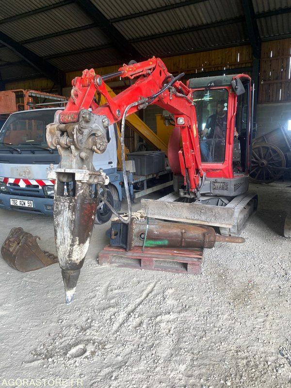 Brise roche Sandvik BR211 M1 - Hydraulisk hammare: bild 1 Brise roche Sandvik BR211 M1 - Hydraulisk hammare: bild 1