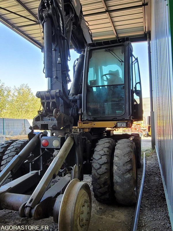 CHARGEUSE - MECALAC - 714 MWRR - 2008 / 7007 HEURES - Grävmaskin på däck: bild 2 CHARGEUSE - MECALAC - 714 MWRR - 2008 / 7007 HEURES - Grävmaskin på däck: bild 2