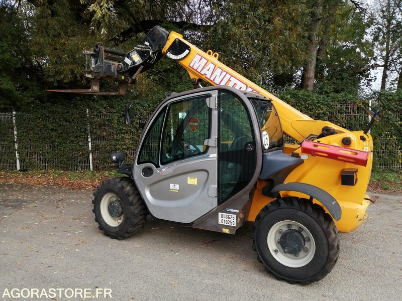 CHARIOT TELESCOPIQUE FIXE - MANITOU - 2.5 T - 2014 / 3910 HEURES - Teleskoplastar: bild 1 CHARIOT TELESCOPIQUE FIXE - MANITOU - 2.5 T - 2014 / 3910 HEURES - Teleskoplastar: bild 1