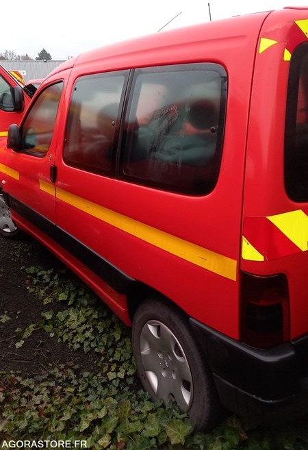 CITROËN - BERLINGO - 2004 - 172695km - 23BET57 - Små skåpbil: bild 4 CITROËN - BERLINGO - 2004 - 172695km - 23BET57 - Små skåpbil: bild 4