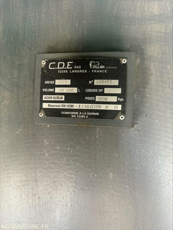 CONTAINER AVEC CUVE DE 40 000L & SYSTEME DE DISTRIBUTION CARBURANT - 2015 - Verktyg/ Utrustning: bild 3 CONTAINER AVEC CUVE DE 40 000L & SYSTEME DE DISTRIBUTION CARBURANT - 2015 - Verktyg/ Utrustning: bild 3