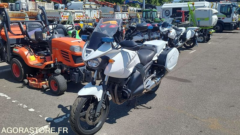 CV 384 MQ - YAMAHA TDM900 - 2013 - 69532KM - Motorcykel: bild 2 CV 384 MQ - YAMAHA TDM900 - 2013 - 69532KM - Motorcykel: bild 2
