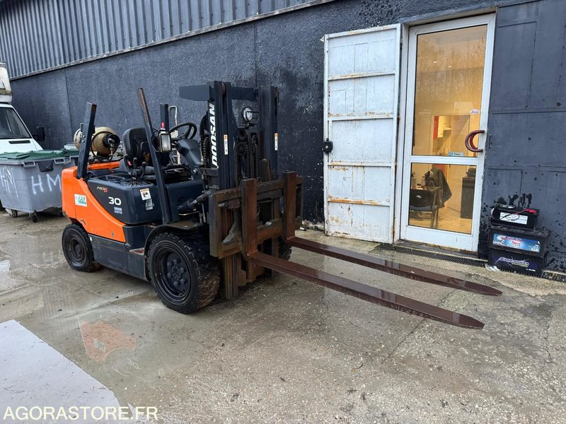 Chariot Élévateur DOOSAN 30 PRO 5 - Gasoltruck: bild 3 Chariot Élévateur DOOSAN 30 PRO 5 - Gasoltruck: bild 3