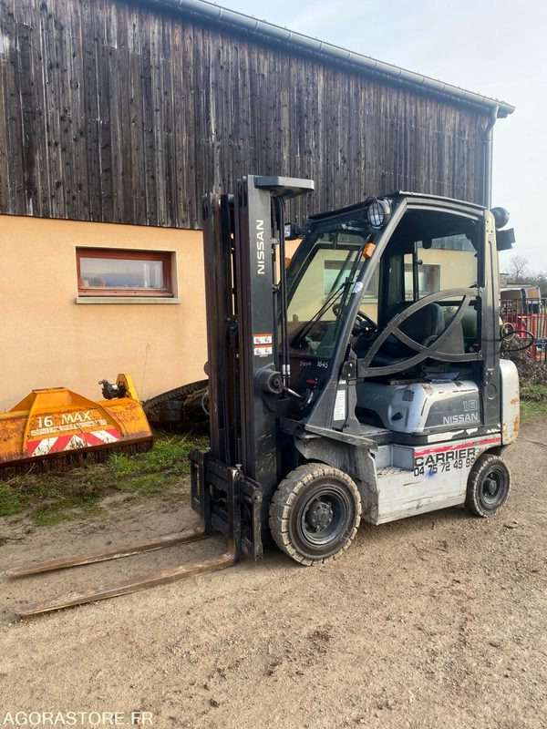 Chariot élévateur GAZ NISSAN 1.8T - Gasoltruck: bild 1 Chariot élévateur GAZ NISSAN 1.8T - Gasoltruck: bild 1