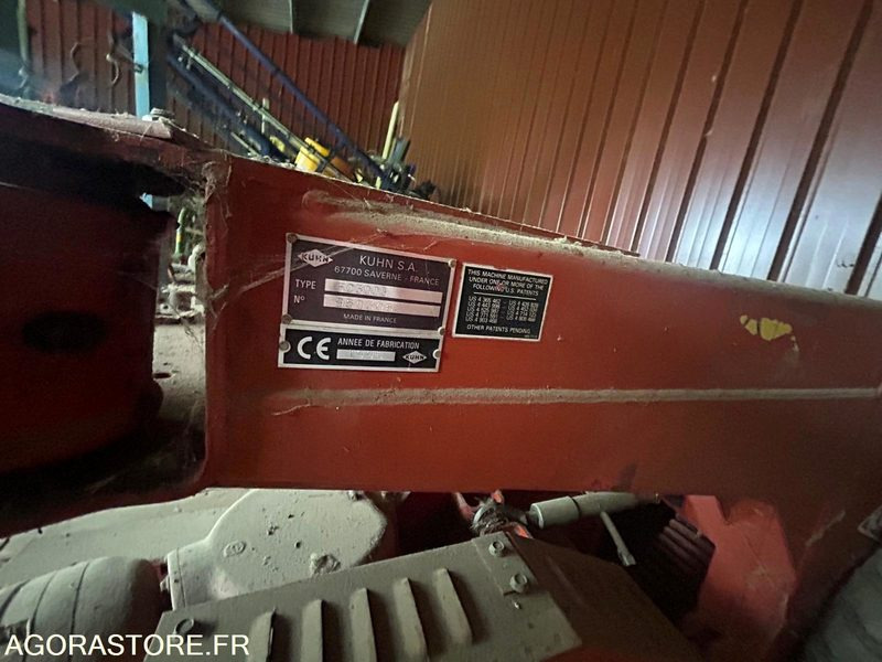 FAUCHEUSE TRAINEE KUHN FC300G 1995 AVEC CONDITIONNEUR - Slåttermaskin: bild 5 FAUCHEUSE TRAINEE KUHN FC300G 1995 AVEC CONDITIONNEUR - Slåttermaskin: bild 5