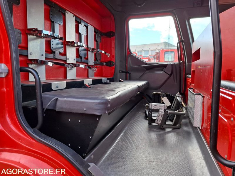 FOURGON POMPE TONNE - RENAULT MIDLUM - 676 AFL 29 - Släck/ Räddningsvagn: bild 4 FOURGON POMPE TONNE - RENAULT MIDLUM - 676 AFL 29 - Släck/ Räddningsvagn: bild 4