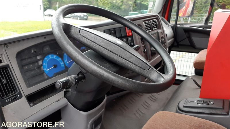 FOURGON POMPE TONNE - RENAULT MIDLUM - 680 AFL 29 - Släck/ Räddningsvagn: bild 5 FOURGON POMPE TONNE - RENAULT MIDLUM - 680 AFL 29 - Släck/ Räddningsvagn: bild 5