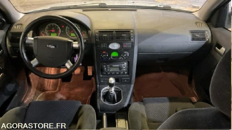 Ford Mondeo 1.8I - 125 GHIA .CT-OK passé et accepté pour 2 ans - Personbil: bild 5 Ford Mondeo 1.8I - 125 GHIA .CT-OK passé et accepté pour 2 ans - Personbil: bild 5