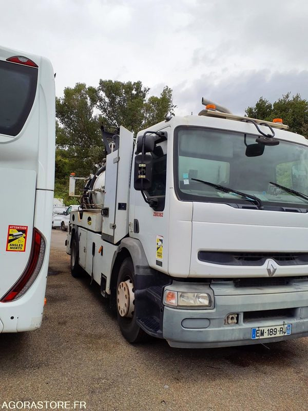 HYDROCUREUR 19T RIVARD - 2004 / 262 122 KM - Sugbil: bild 1 HYDROCUREUR 19T RIVARD - 2004 / 262 122 KM - Sugbil: bild 1