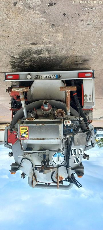 HYDROCUREUR RENAULT HUWER 26T 3979WR71 (vente uniquement Export) - Sugbil: bild 1 HYDROCUREUR RENAULT HUWER 26T 3979WR71 (vente uniquement Export) - Sugbil: bild 1