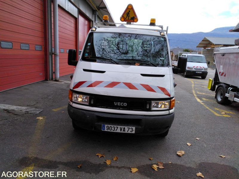 IVECO AMPLIROLL - Transportbil med flak: bild 2 IVECO AMPLIROLL - Transportbil med flak: bild 2