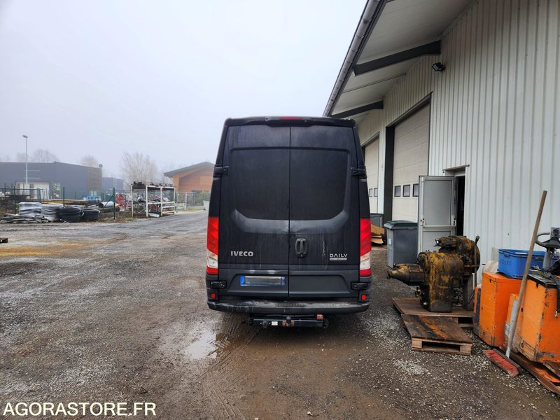 IVECO DAILY 35C21- 2017 / 170000 KM - Skåpbil: bild 4 IVECO DAILY 35C21- 2017 / 170000 KM - Skåpbil: bild 4