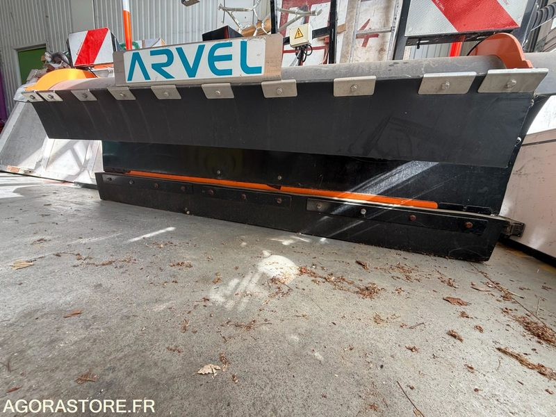 LAME A NEIGE AVEC FIXATION - Snöplog: bild 2 LAME A NEIGE AVEC FIXATION - Snöplog: bild 2