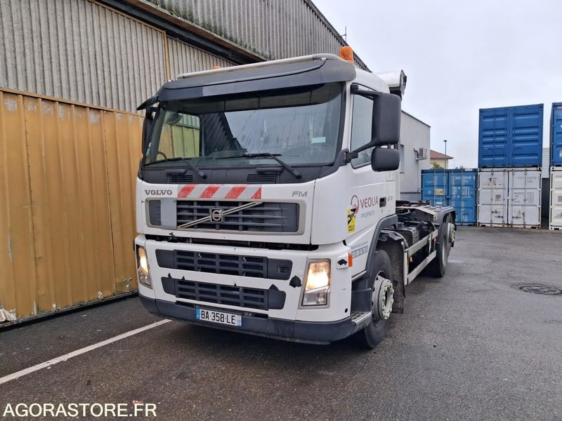 R51857-PORTEUR POLYBENNE VOLVO FM 370-ANNÉE 2010-BRAS GUIMA PALFINGER-502085 KM - Lastbil: bild 1 R51857-PORTEUR POLYBENNE VOLVO FM 370-ANNÉE 2010-BRAS GUIMA PALFINGER-502085 KM - Lastbil: bild 1