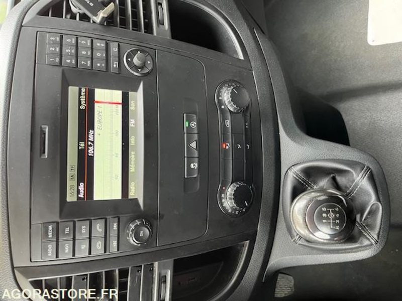 MERCEDES VITO MIXTO 116 CDI LONG 5 PLACES - 2021 - 193 000km - Skåpbil: bild 4 MERCEDES VITO MIXTO 116 CDI LONG 5 PLACES - 2021 - 193 000km - Skåpbil: bild 4
