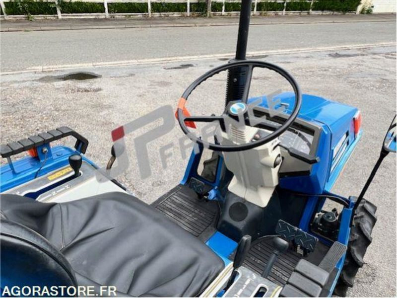 MICROTRACTEUR ISEKI 14 CV 4 ROUES MOTRICES DIESEL 1263H DANS L'ETAT ROULANT - Traktor: bild 5 MICROTRACTEUR ISEKI 14 CV 4 ROUES MOTRICES DIESEL 1263H DANS L'ETAT ROULANT - Traktor: bild 5