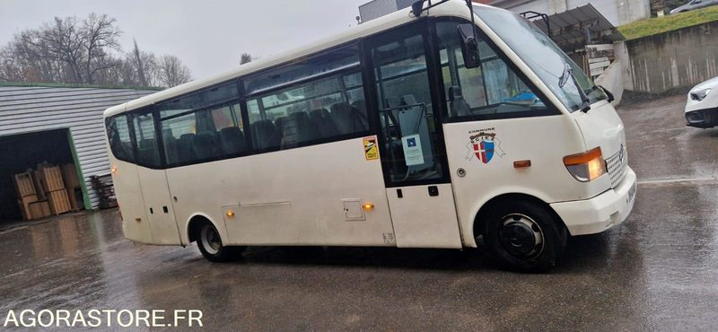 MINI-BUS MERCEDES VARIO - 127178 kms - 2000 - Minibuss, Persontransport: bild 2 MINI-BUS MERCEDES VARIO - 127178 kms - 2000 - Minibuss, Persontransport: bild 2